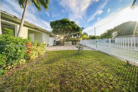 300 NE 175th St, North Miami Beach FL - photo 20 of 45
