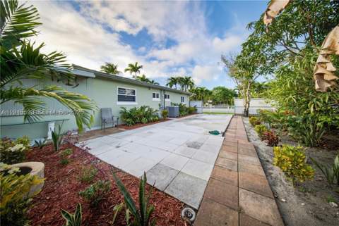 300 NE 175th St, North Miami Beach FL - photo 22 of 45