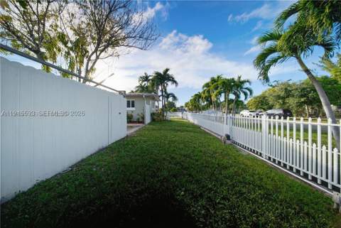 300 NE 175th St, North Miami Beach FL - photo 24 of 45