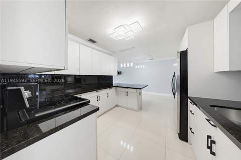 300 NE 175th St, North Miami Beach FL - photo 8 of 45