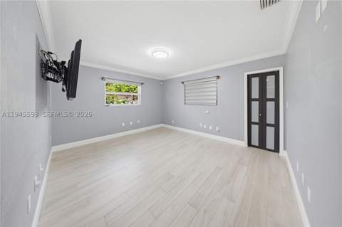 300 NE 175th St, North Miami Beach FL - photo 9 of 45