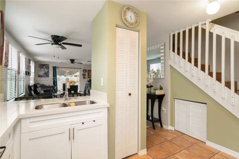 19620 SW 103rd Ct 1-1, Cutler Bay FL - photo 9 of 23