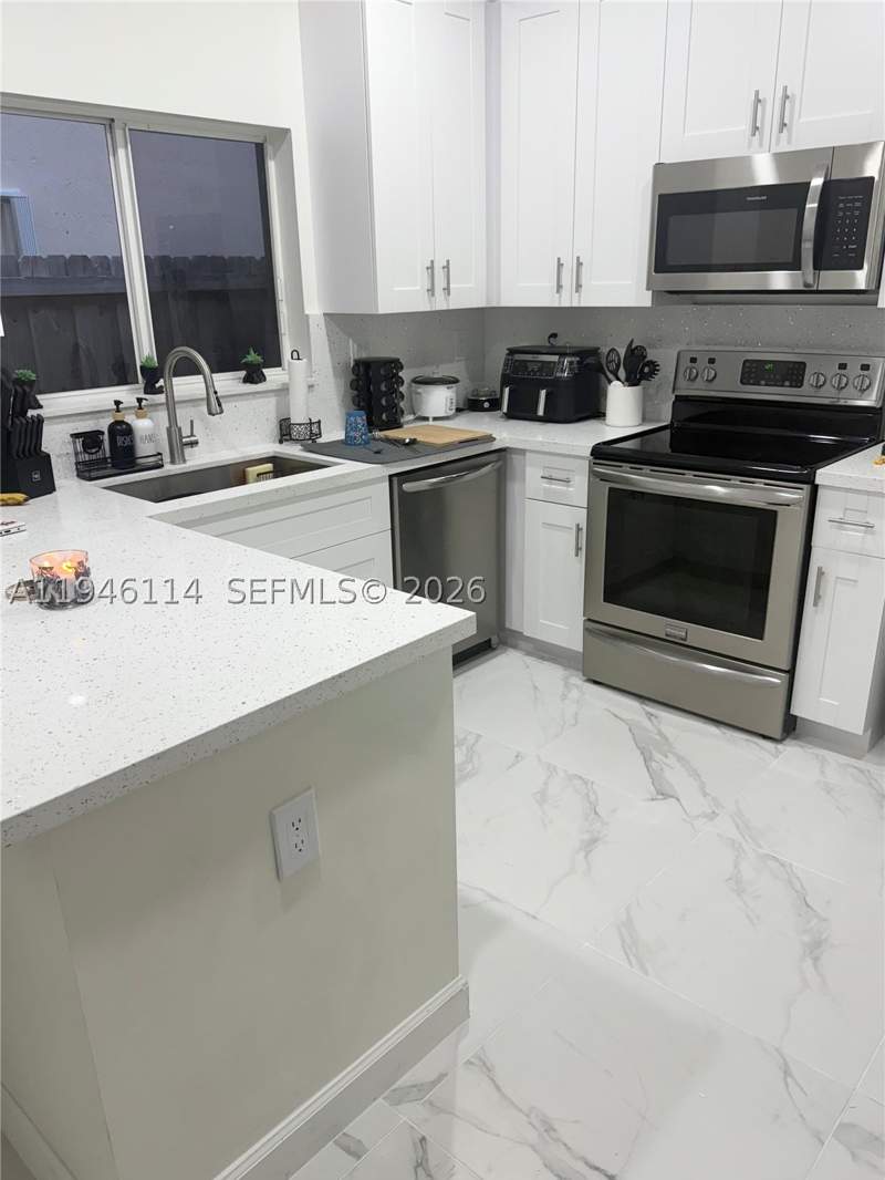 3 bedroom SingleFamilyResidence at 22844 SW 114th Ave, SILVER PALM HOMES, Miami — photo 4