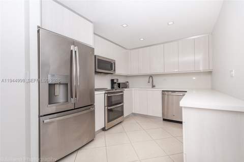 5555 Collins Ave 9U, Miami Beach FL - photo 6 of 37