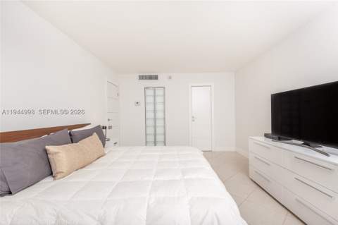 5555 Collins Ave 9U, Miami Beach FL - photo 8 of 37