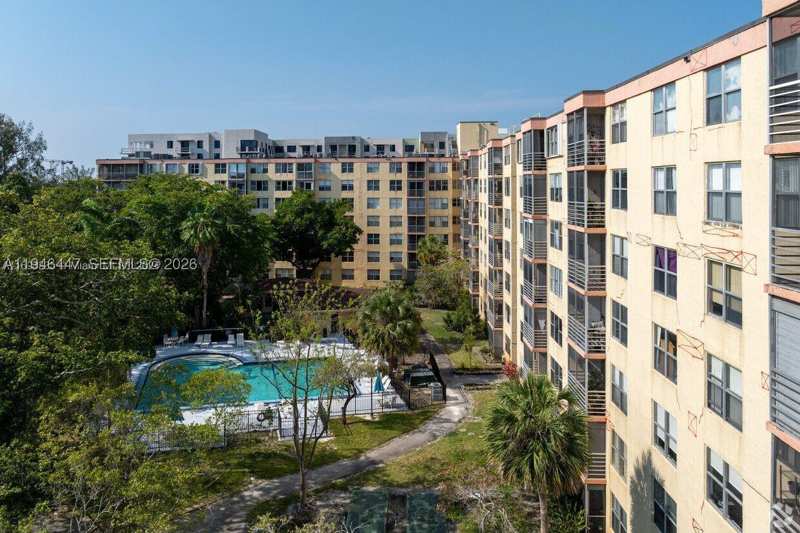 2 bedroom Condominium at 17890 W Dixie 302, Greynolds Park Club Condo, Miami — photo 1