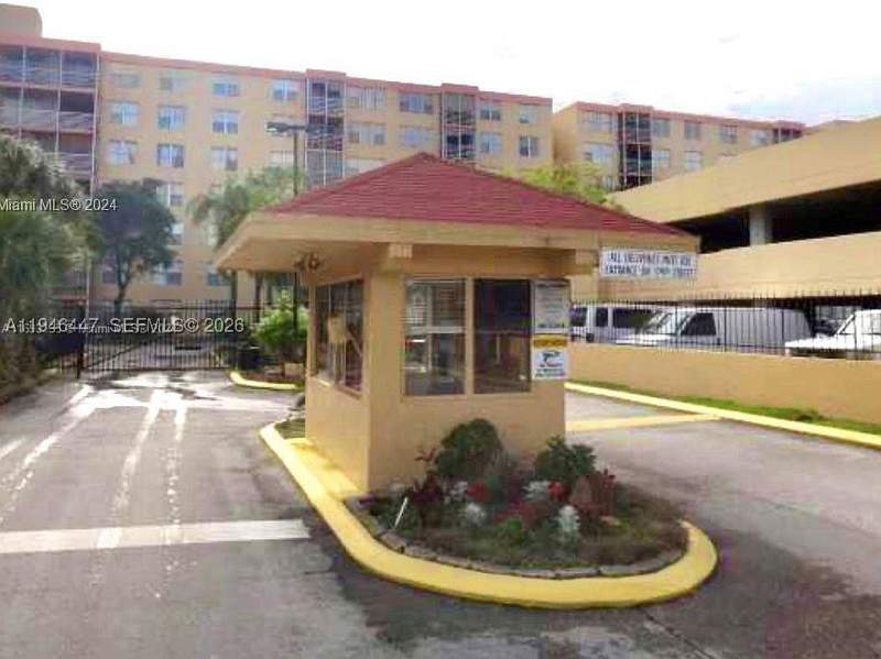 2 bedroom Condominium at 17890 W Dixie 302, Greynolds Park Club Condo, Miami — photo 4