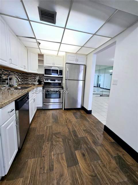 17890 W Dixie 302, Miami FL - photo 7 of 19