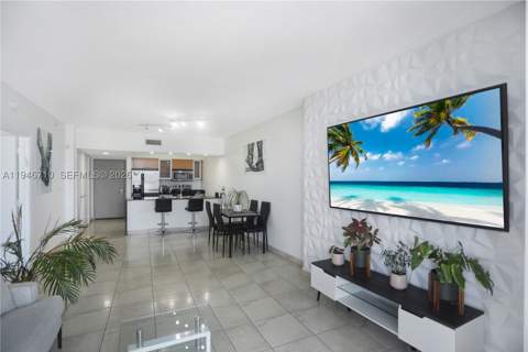 1750 N Bayshore Dr 3210, Miami FL - photo 10 of 40