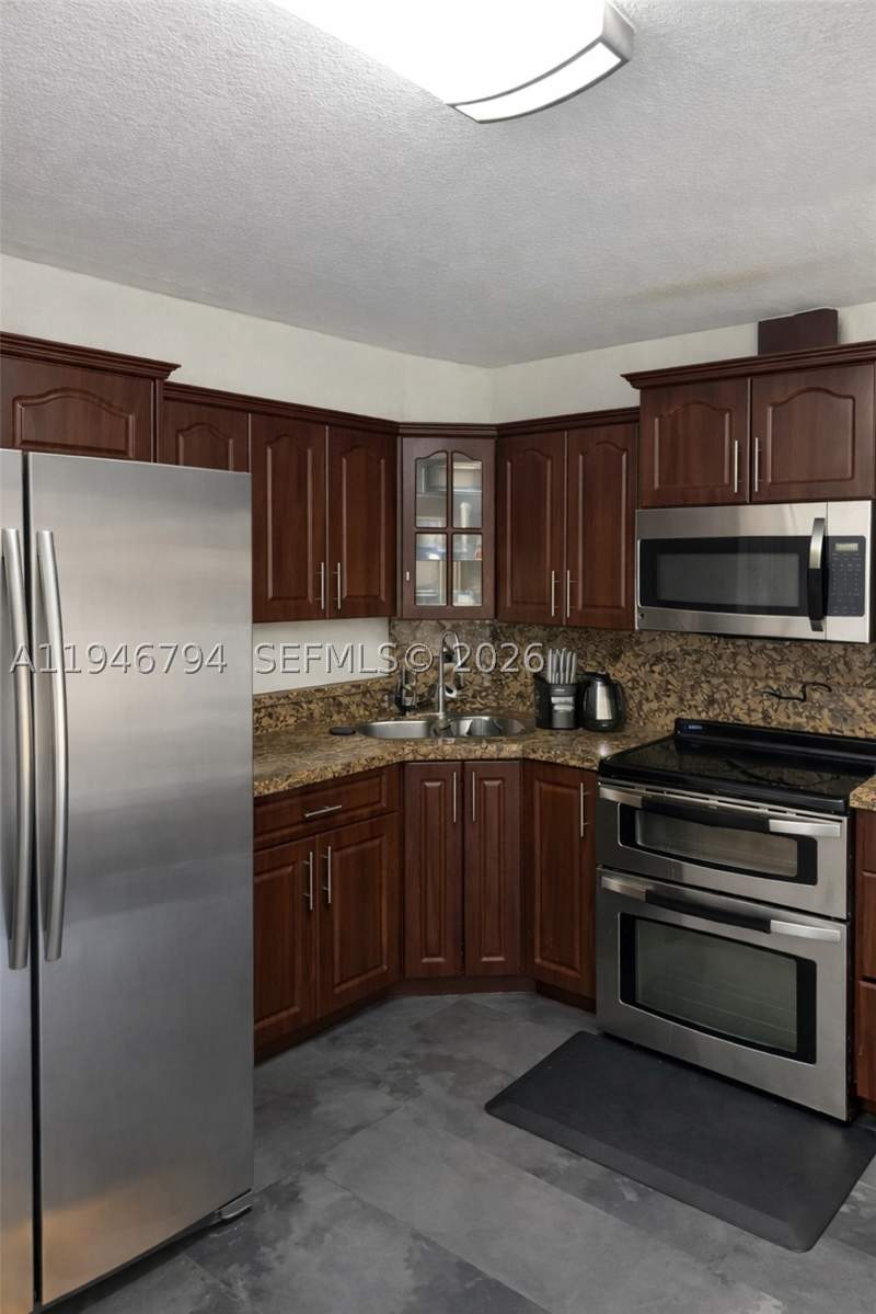 2 bedroom Condominium at 2190 W 60th St 21201, Hialeah Club Villas Condo, Hialeah — photo 5