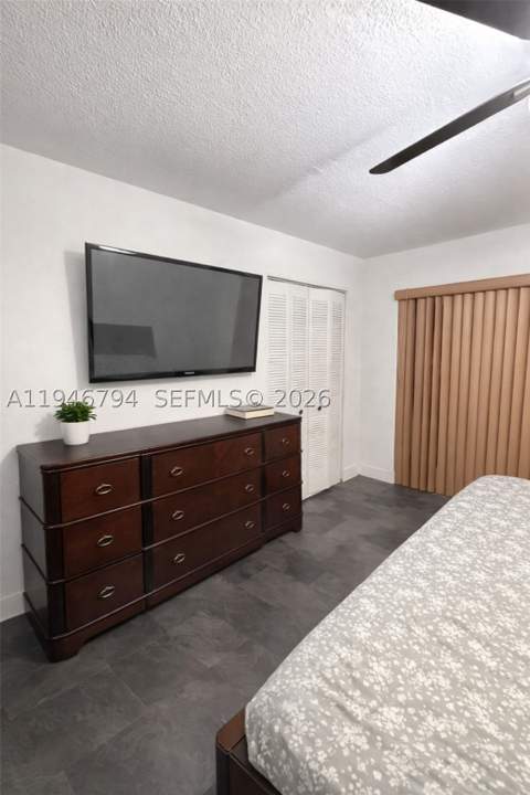 2190 W 60th St 21201, Hialeah FL - photo 9 of 12