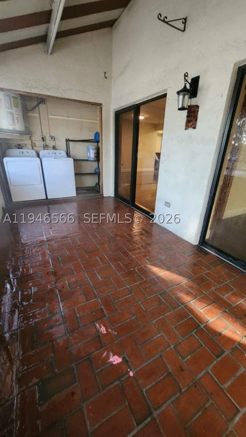 20005 NE 3rd Ct 6, Miami FL - photo 19 of 20