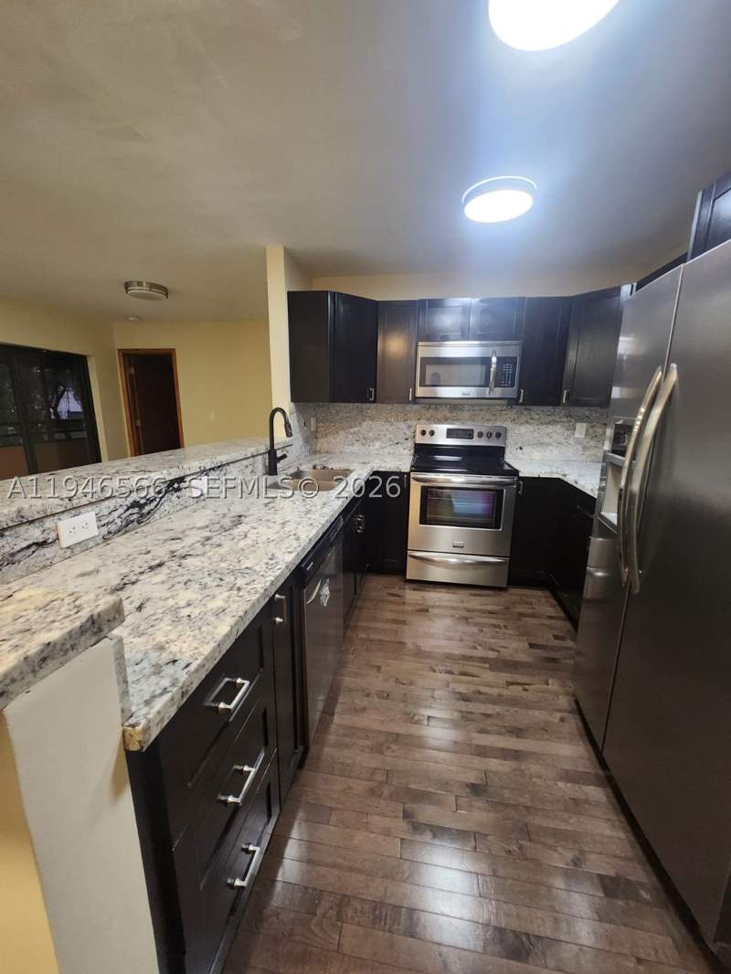 3 bedroom Condominium at 20005 NE 3rd Ct 6, Quatraine Condo I Ph I, Miami — photo 2