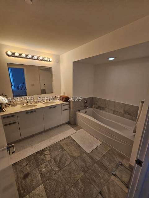 1060 Brickell Ave 1917, Miami FL - photo 20 of 24