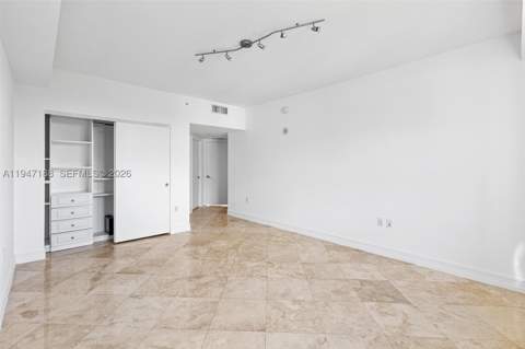 19900 E Country Club Dr 502, Aventura FL - photo 11 of 27