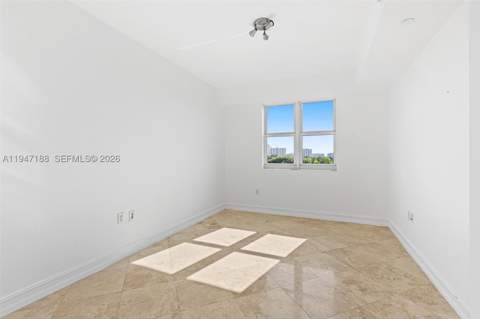 19900 E Country Club Dr 502, Aventura FL - photo 13 of 27