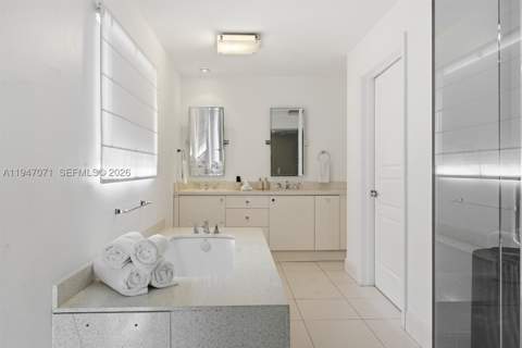 1250 Ocean Dr Ph1, Miami Beach FL - photo 17 of 59