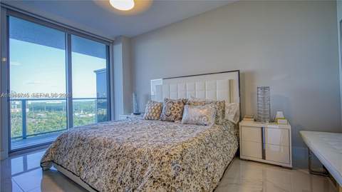 16385 Biscayne Blvd 1415, North Miami Beach FL - photo 8 of 36