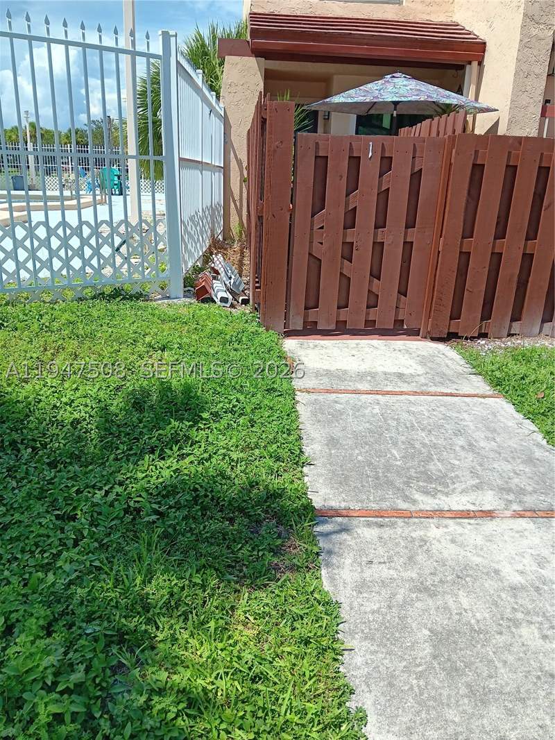 2 bedroom Condominium at 271 W Park Dr 1-7, Indian Summer Vilg Condo, Miami — photo 2