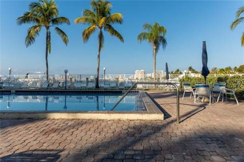 2821 N Miami Beach Blvd 4M, North Miami Beach FL - photo 20 of 23