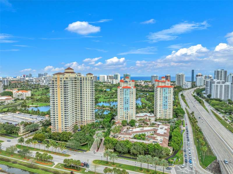 2 bedroom Condominium at 19501 W Country Club Dr 505, Turnberry On The Green Co, Aventura — photo 5