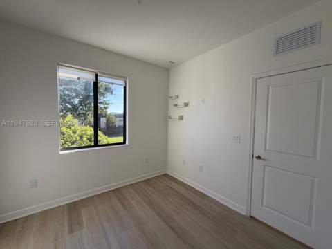 909 NE 211th St, Miami FL - photo 22 of 52