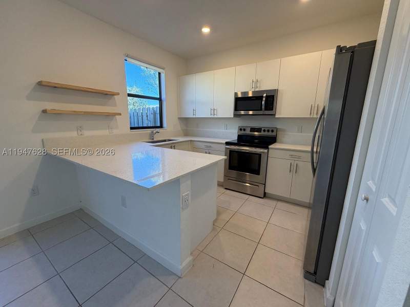 3 bedroom Townhouse at 909 NE 211th St, Via Ventura Neighborhood, Miami — photo 4