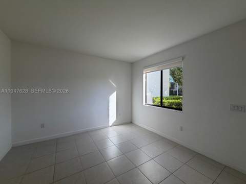 909 NE 211th St, Miami FL - photo 8 of 52