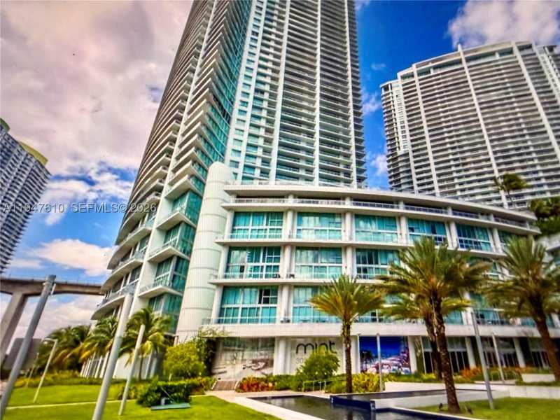 1 bedroom Condominium at 92 SW 3rd St 4709, Mint Condo, Miami — photo 1