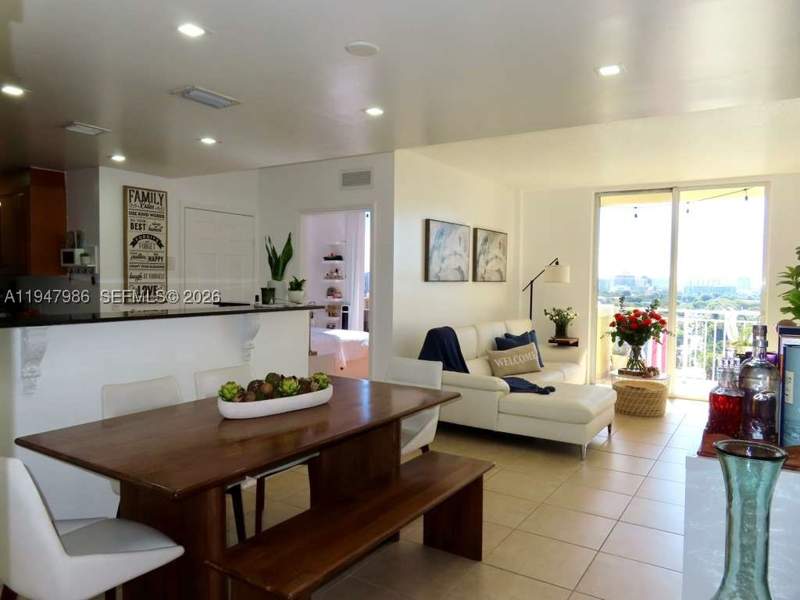 2 bedroom Condominium at 215 SW 42nd Ave Ph08, Lejeune Plaza Condo, Miami — photo 2