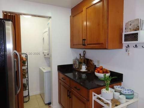 215 SW 42nd Ave Ph08, Miami FL - photo 8 of 17