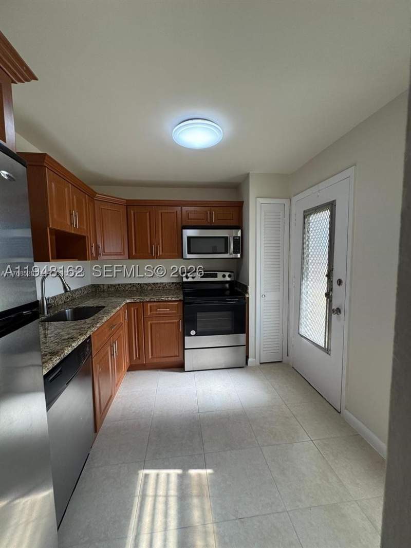 1 bedroom Condominium at 1201 NE 191st St G313, Rolling Green Condo G, Miami — photo 5