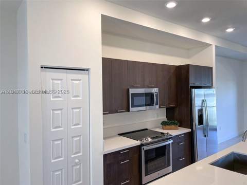 8151 NW 104th Ave 34, Doral FL - photo 8 of 20