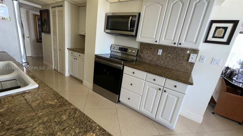 3 bedroom Condominium at 210 174th St 1909, Winston Towers 600 Condo, Sunny Isles Beach — photo 1