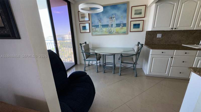 3 bedroom Condominium at 210 174th St 1909, Winston Towers 600 Condo, Sunny Isles Beach — photo 3