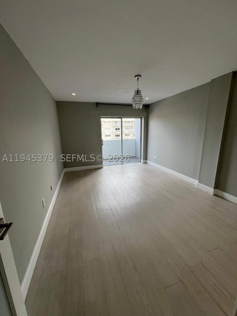 1 bedroom Condominium at 3642 NE 171st St 504, Dolphin Condo, North Miami Beach — photo 2