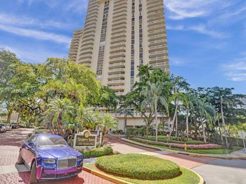 19355 Turnberry Way 8L, Aventura FL - photo 10 of 57