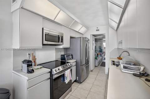 19355 Turnberry Way 8L, Aventura FL - photo 15 of 57