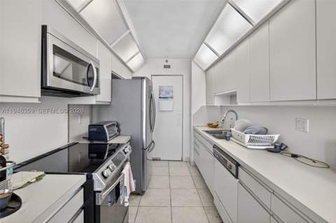 19355 Turnberry Way 8L, Aventura FL - photo 16 of 57
