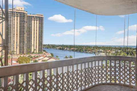 19355 Turnberry Way 8L, Aventura FL - photo 21 of 57
