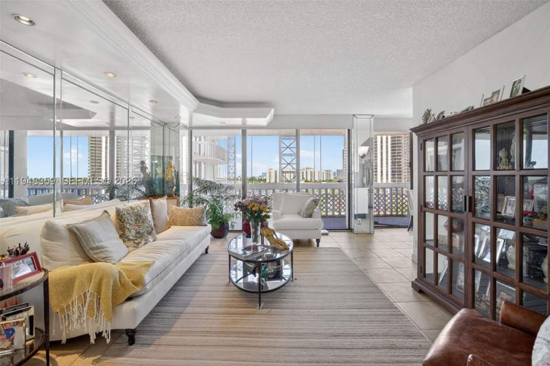 2 bedroom Condominium at 19355 Turnberry Way 8L, Turnberry Towers Condo, Aventura — photo 4