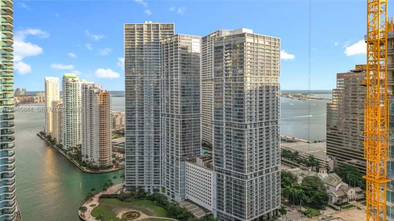 2 bedroom Condominium at 475 Brickell Ave 4215, Iconbrickell Condo No 1, Miami — photo 1