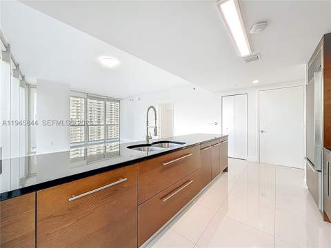 475 Brickell Ave 4215, Miami FL - photo 10 of 37