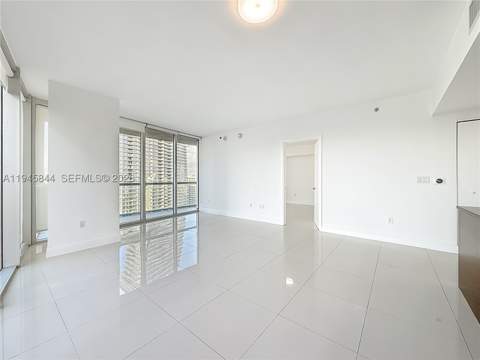 475 Brickell Ave 4215, Miami FL - photo 14 of 37