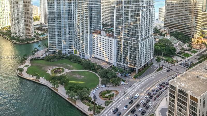 2 bedroom Condominium at 475 Brickell Ave 4215, Iconbrickell Condo No 1, Miami — photo 3