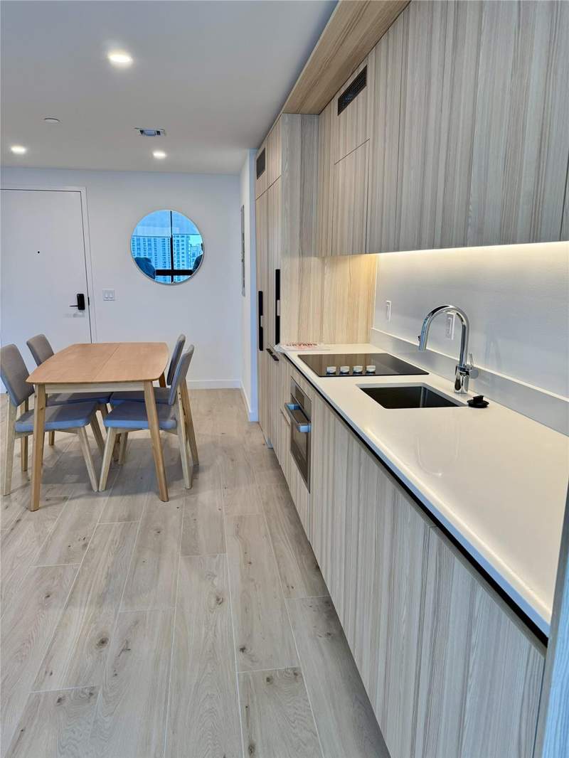 1 bedroom Condominium at 225 N Miami Avenue 2507, District 225, Miami — photo 4