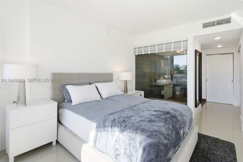 2155 Washington Ct 303, Miami Beach FL - photo 15 of 17