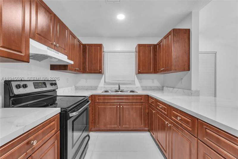 3 bedroom SingleFamilyResidence at 1541 NW 1st Ct, Waddells, Miami — photo 3
