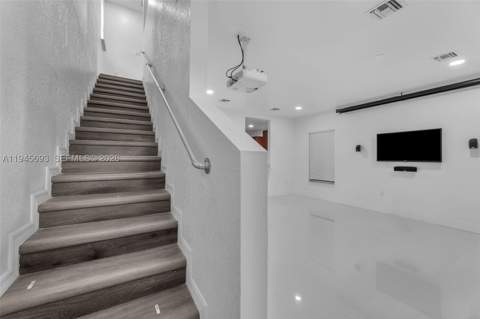 1541 NW 1st Ct, Miami FL - photo 7 of 10