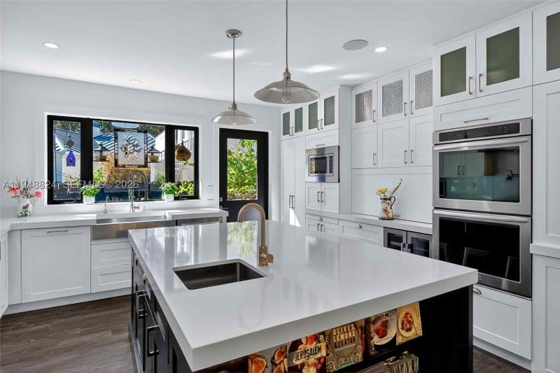 3 bedroom SingleFamilyResidence at 1680 Onaway Dr, Natoma Manors Re Sub, Coconut Grove — photo 5